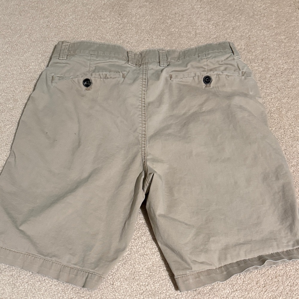 crown & ivy Men's Khaki Flat-Front Motion Flex Chino Shorts - Picture 3 of 6